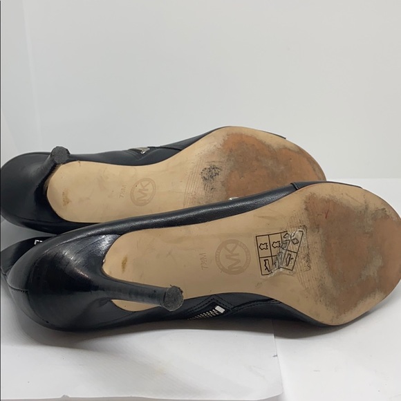 MICHAEL Michael Kors Black Cassie Heels - Picture 2 of 11